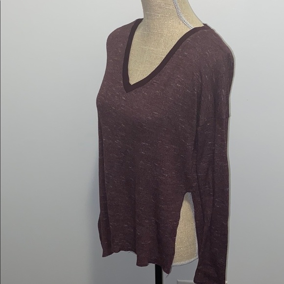 Burgundy Aritzia Wilfred Sherbrooke sweater - Picture 2 of 5